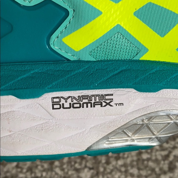 ASICS running shoe - Picture 6 of 7